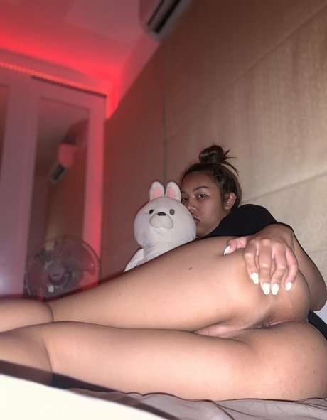 khloe2542 xxx model pictures