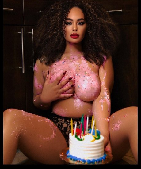 Lovesirensong pornstar high quality pic