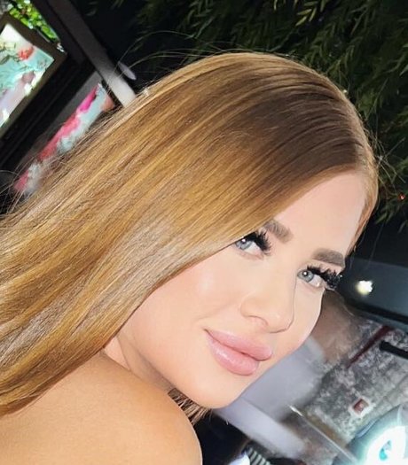 Kyleen Irvine sexy star img