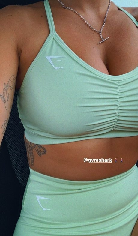 female popular onlyfans free nude image