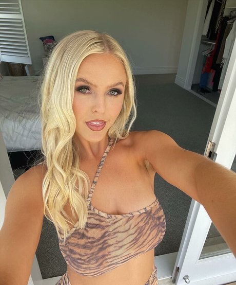 ellaredmond model nudes archive