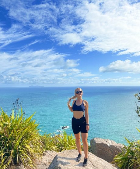 ellaredmond sexy actress archive