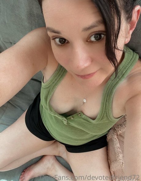 busty mom onlyfans pornographic pics