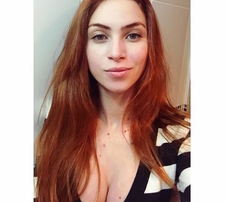 pointy tits onlyfans erotic gallery