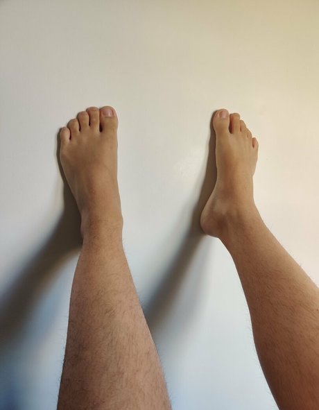 feet amana pornographic model pics