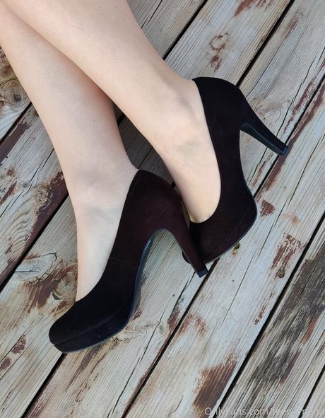 feet amana model beautiful image