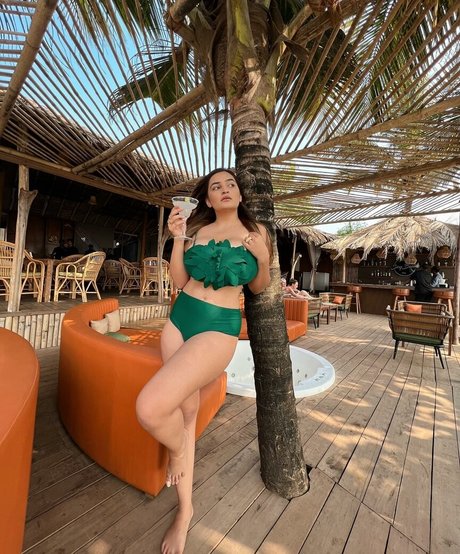 asian trans onlyfans erotic picture