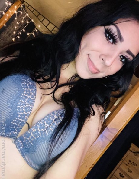 Latina Beauties naked actress pic