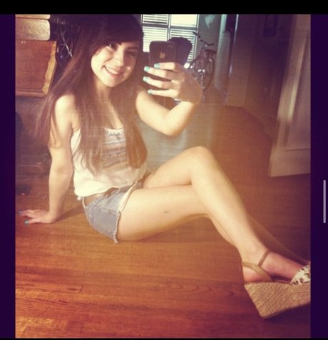 Latina Beauties model naked picture