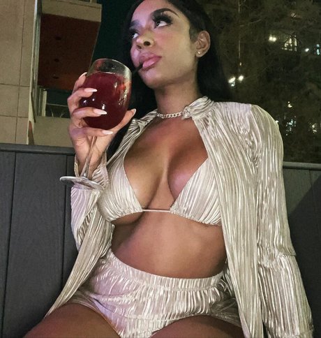 milf wife onlyfans pornographic photos