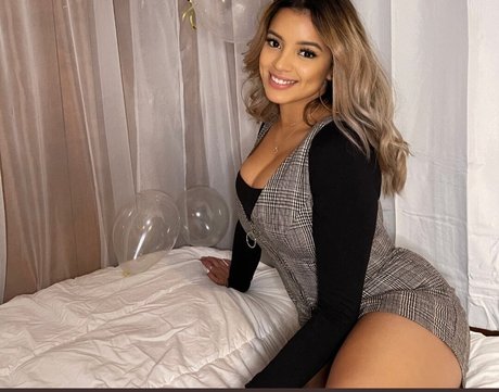 Leslie Sanchez pornstar sexy image