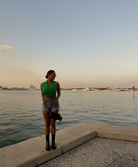 Leslie Sanchez star nude archive