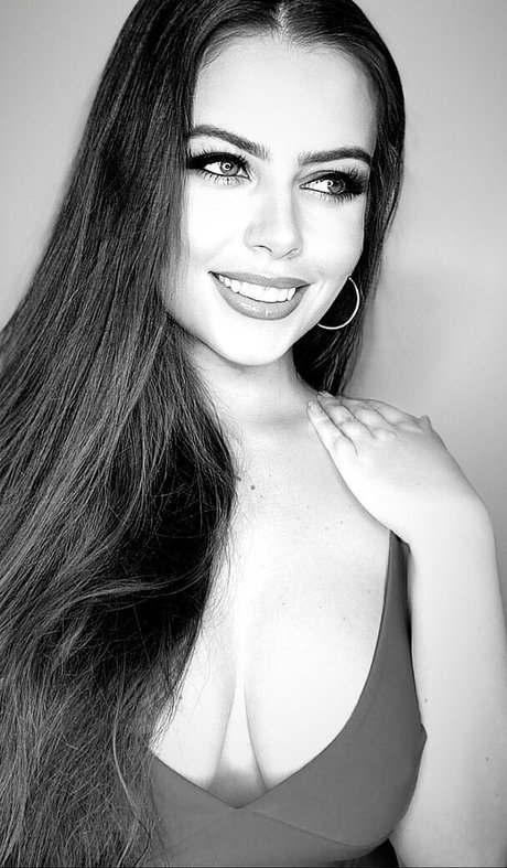 latina shemale onlyfans pornographic photos