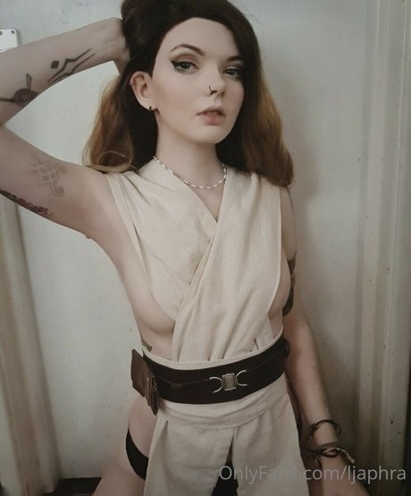 busty mom onlyfans hot image