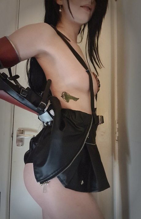 Louise Julie art model pic