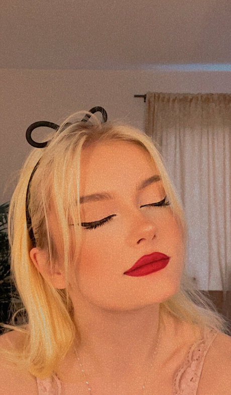 rebecccamua pornstar beautiful pic