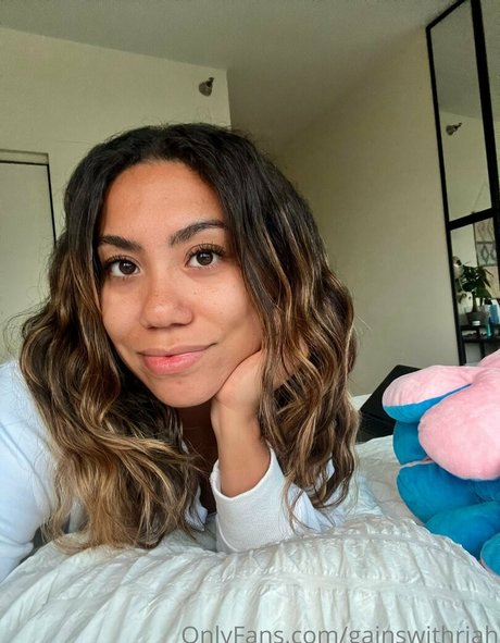 gainswithriah pornstar beautiful pictures