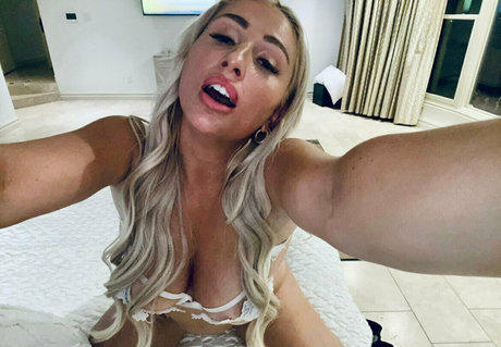 lesbian feet onlyfans nudes picture