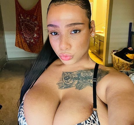 asian influencer onlyfans sexy nude gallery