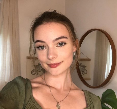 Delicate ASMR star nudes photo