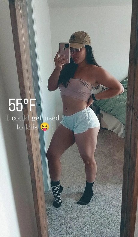 Yotalex IG model nudes photo