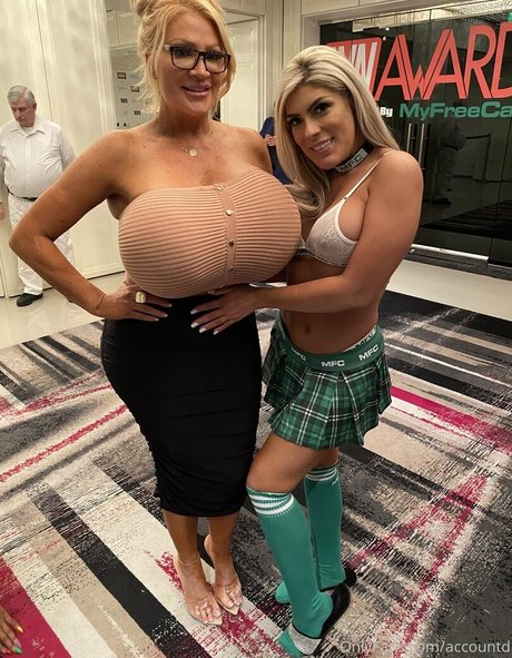 allegracolesworld model top pictures