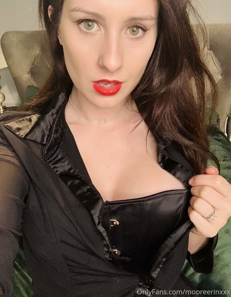 mooreerinxxx erotic model image