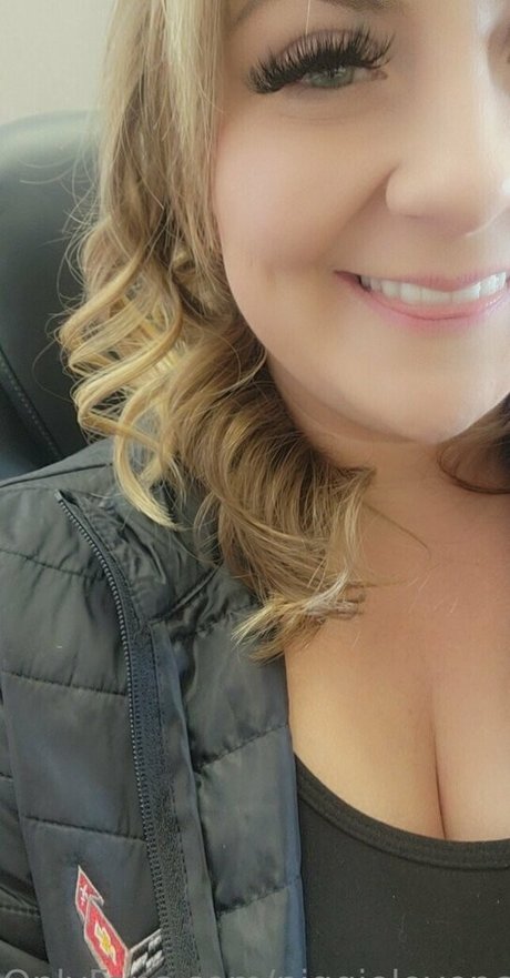 piggielovencock model adult photos