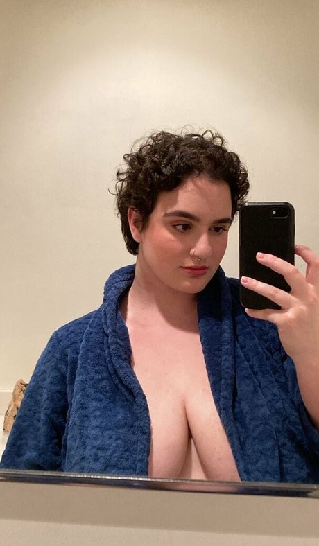 Alida Roos perfect actress photo