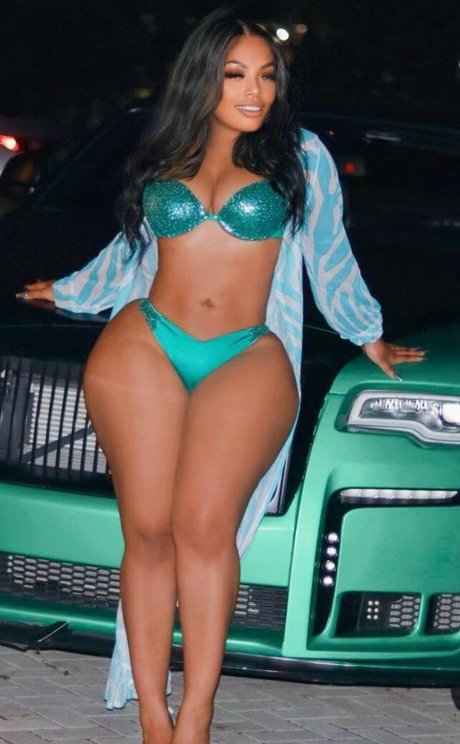 IAmThomasina high quality star pics