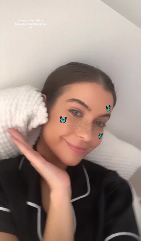 hellolana perfect actress image