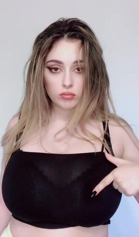 Sarah White pornstar sex image