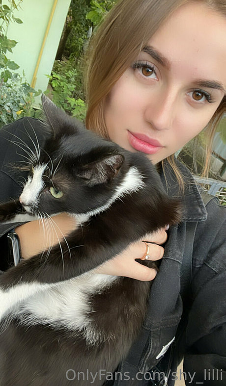 shy lilli exclusive actress gallery