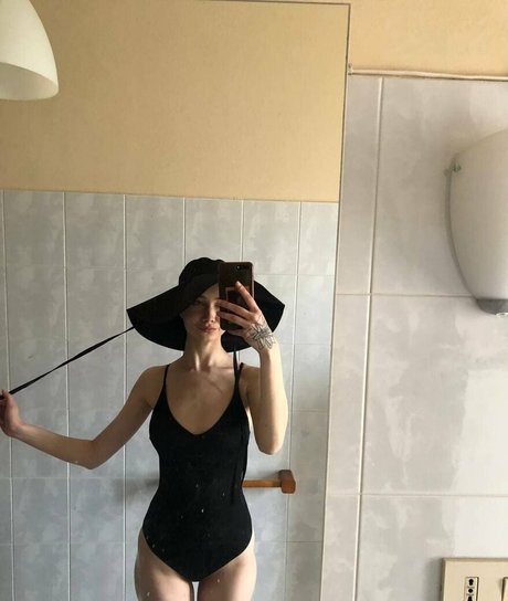 gay influencer onlyfans adult pic