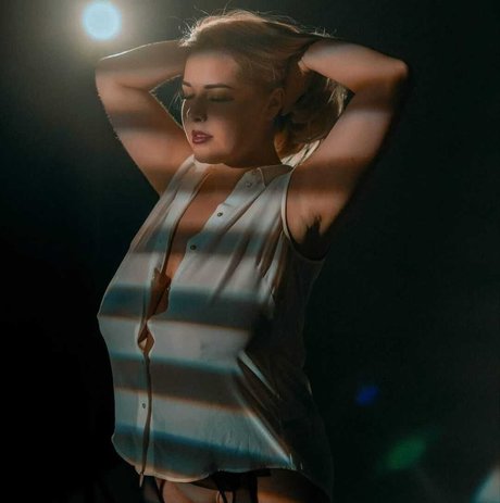 Goodnino model perfect pics