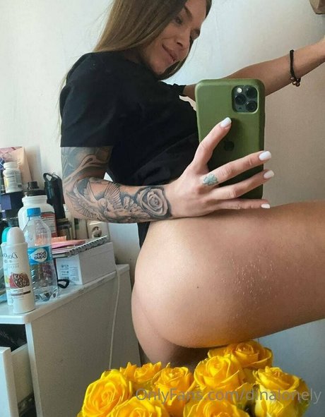 dinalonely pornographic star picture