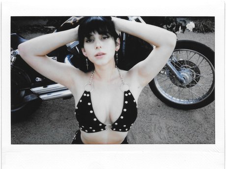 Reedsuicide pornstar erotic pictures