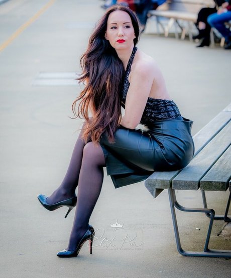 Miss Vanessa Pur sexy model img