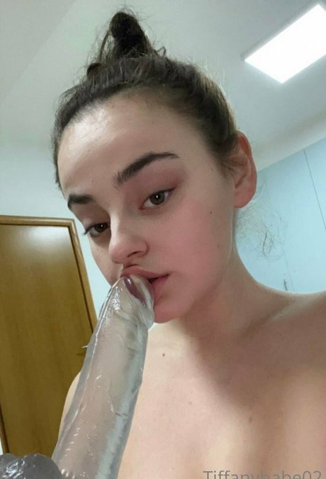 Tiffany Kelly erotic actress img