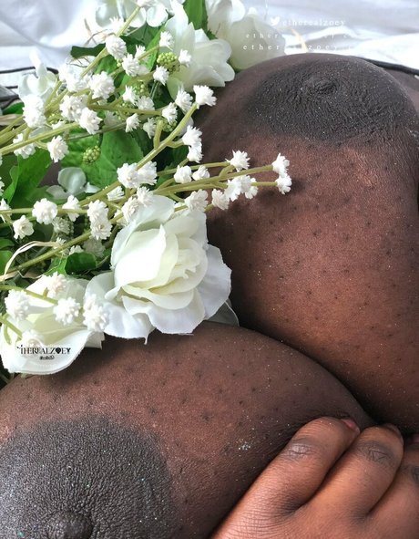 therealzoey star beautiful pic