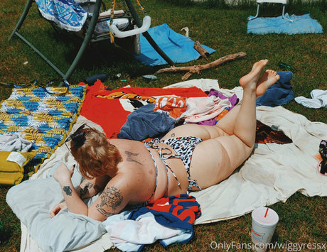 wiggyressx pornographic model archive