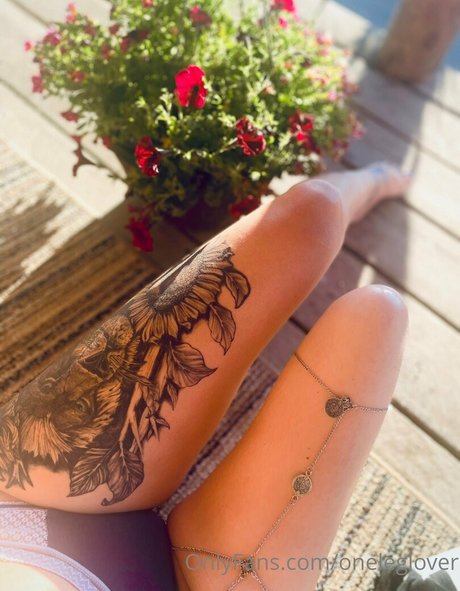 busty mom onlyfans art nude images