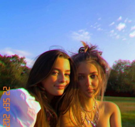 Emizzillo sexy pornstar photos