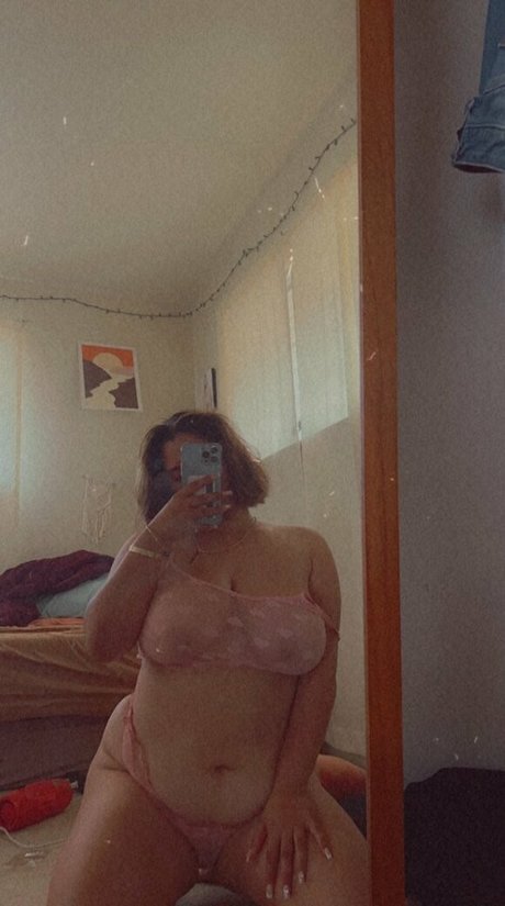 Baddiekazzzy nudes model image