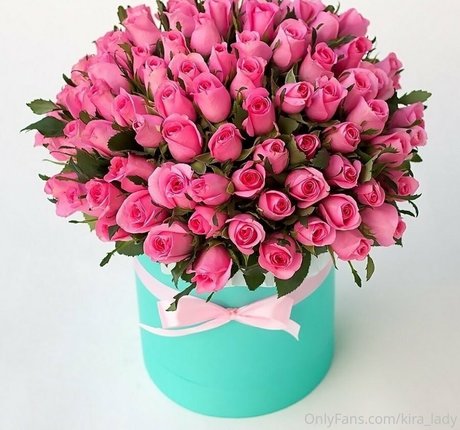 kira lady naked model gallery