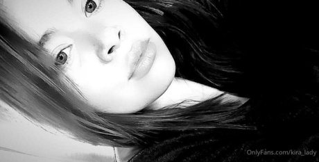 kira lady model high quality photos