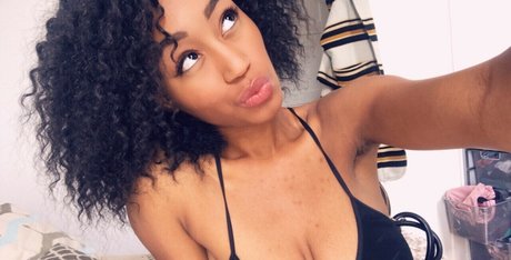 Nia Simone top actress photos