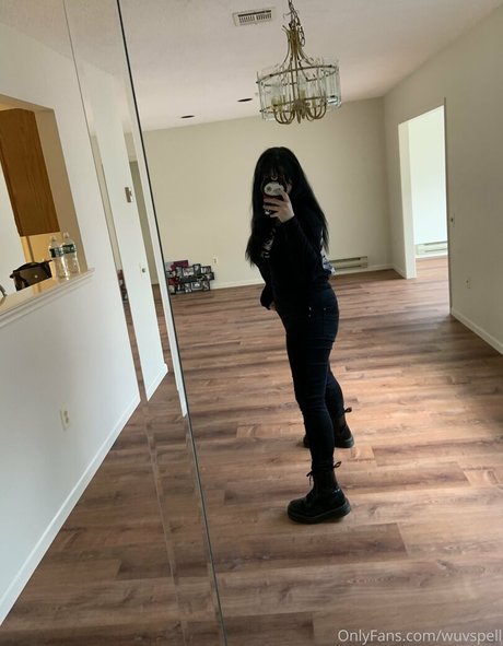 wuvspell sex model pic