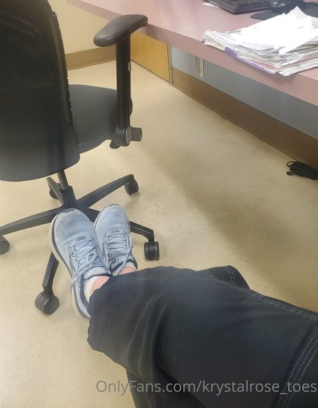 krystalrose toes sexy star pic