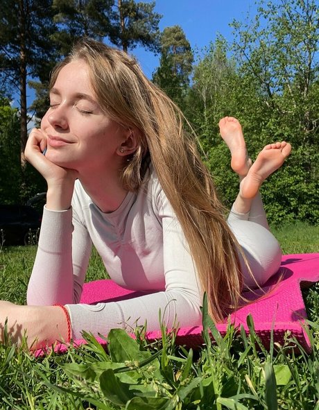 young goddess beautiful star pics